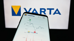 Varta stock price chart showing sharp decline, illustrating client concentration risk in business