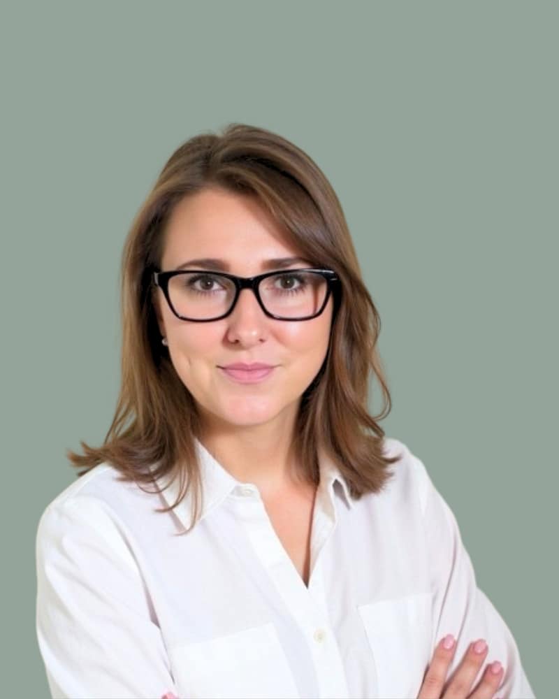 Portrait of Petra Jirásková, an International Exit Strategy Conflict Resolution Specialist & Leadership Coach, also founder of Olive Branch Services.
